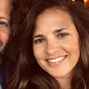 Meet your Posher, Cynthia